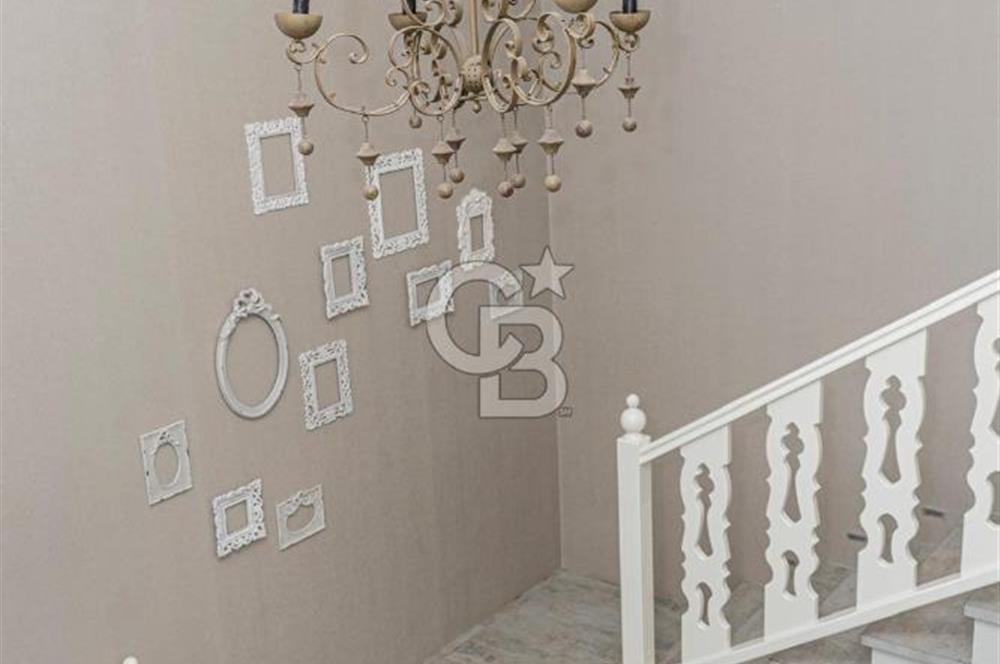 Hallaçlar Mah. Doğa Sitesinde 4.5+1 395 M² Satılık Lüks Villa