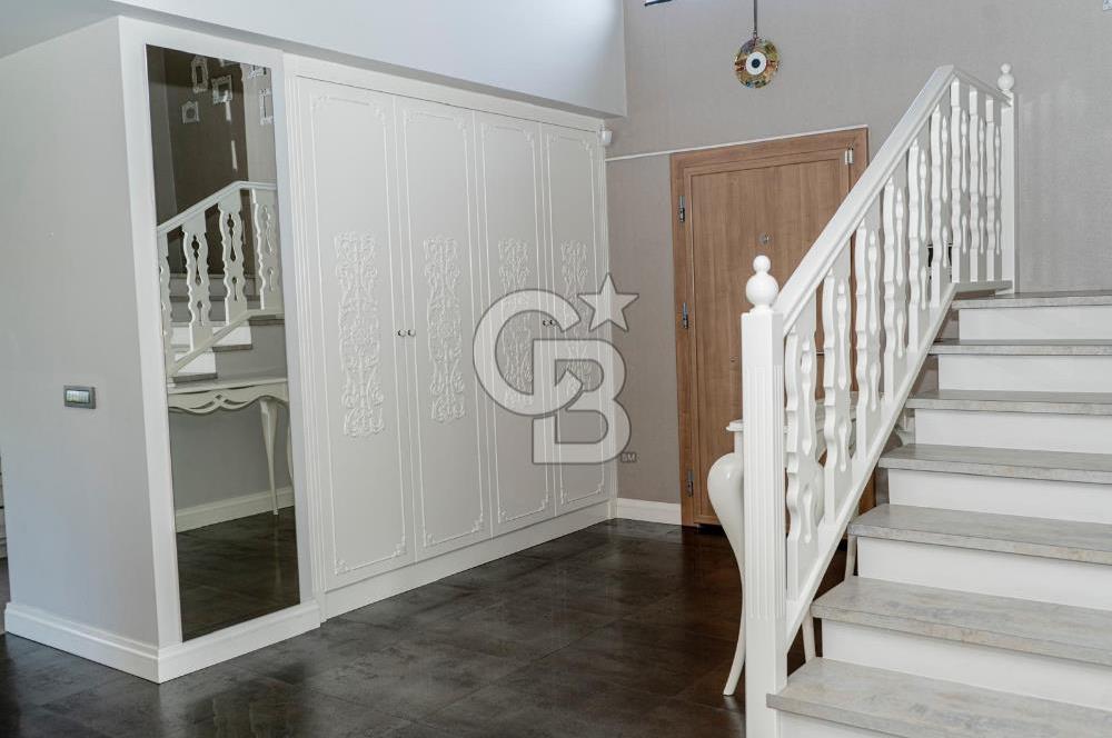 Hallaçlar Mah. Doğa Sitesinde 4.5+1 395 M² Satılık Lüks Villa