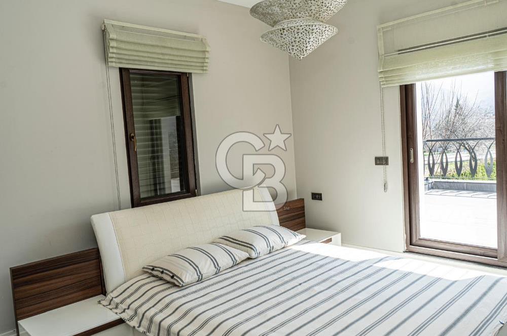 Hallaçlar Mah. Doğa Sitesinde 4.5+1 395 M² Satılık Lüks Villa