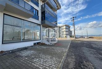 LAPSEKİ YENİ KORDON’DA SATILIK BOĞAZ MANZARALI KÖŞE İŞYERİ! 