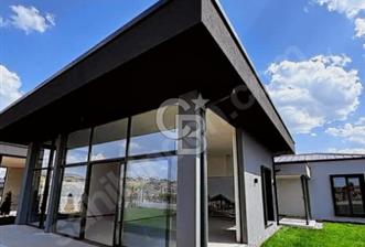 Gölbaşında Site İçerisinde Yatay Mimari 5+1 Lüx Villa