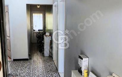 BORNOVA YAKAKÖY'DE 1100 M2 ARSA İÇİNDE 5+1 SATILIK TRİPLEKS VİLLA