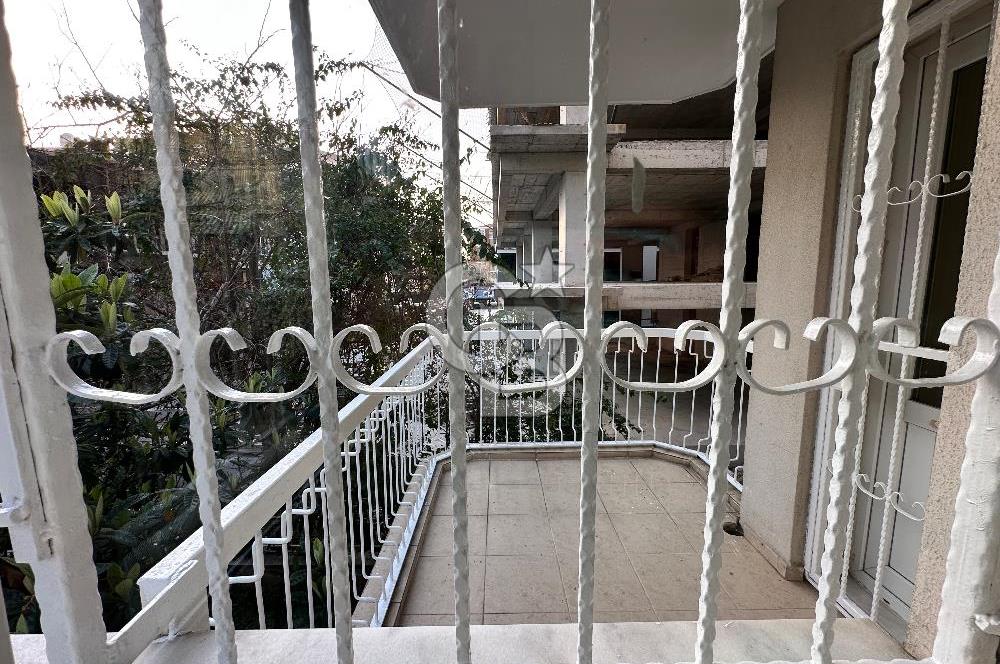 Kiralık 3 + 1 daire Karşıyaka Atarürk bulvarı