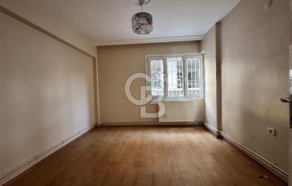 Kiralık 3 + 1 daire Karşıyaka Atarürk bulvarı