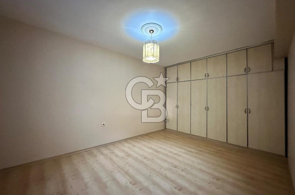 Kiralık 3 + 1 daire Karşıyaka Atarürk bulvarı