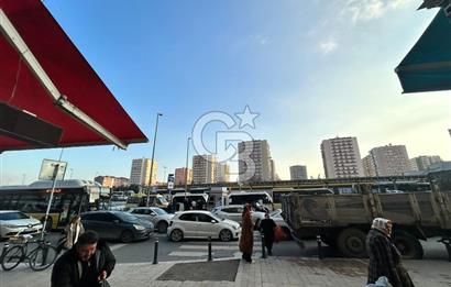 Şirinevler Meydan'da E-5 Cepheli Kiralık İş Yerine Uygun Daire