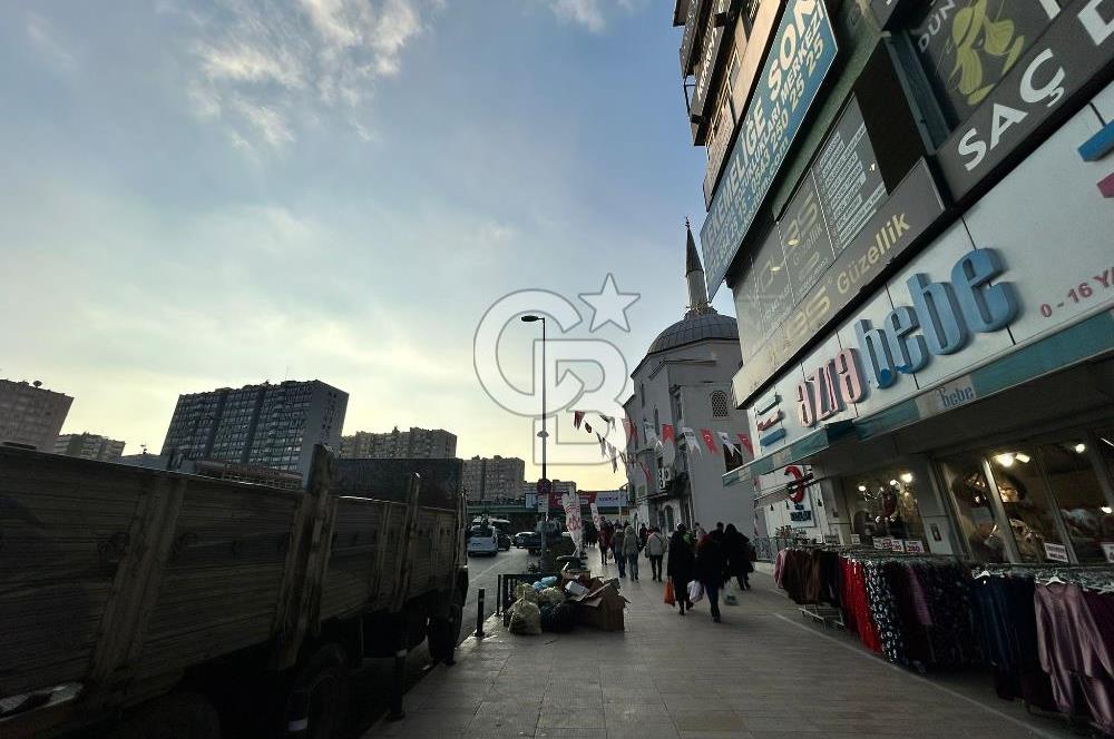 Şirinevler Meydan'da E-5 Cepheli Kiralık İş Yerine Uygun Daire