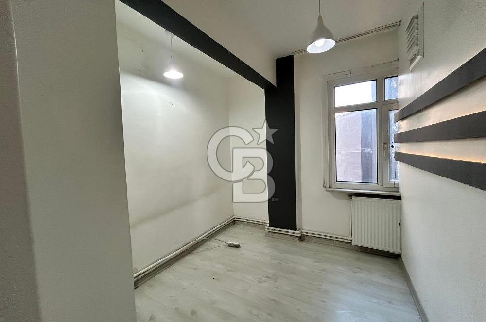 Şirinevler Meydan'da E-5 Cepheli Kiralık İş Yerine Uygun Daire