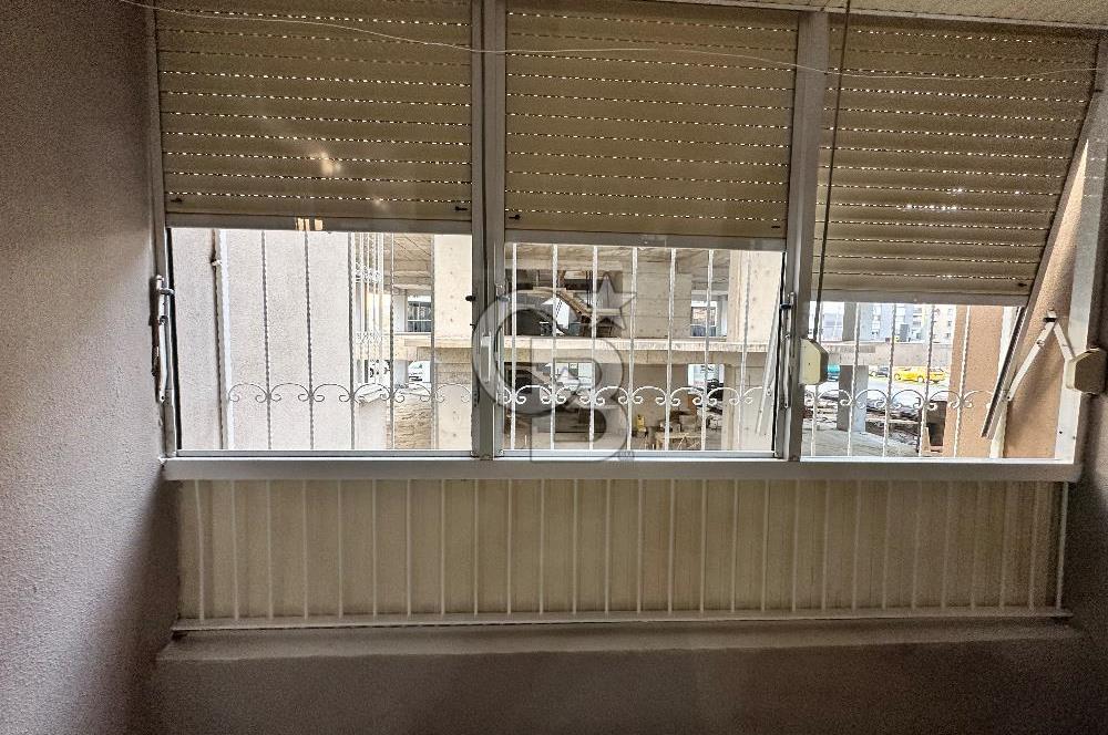 Kiralık 3 + 1 daire Karşıyaka Atarürk bulvarı