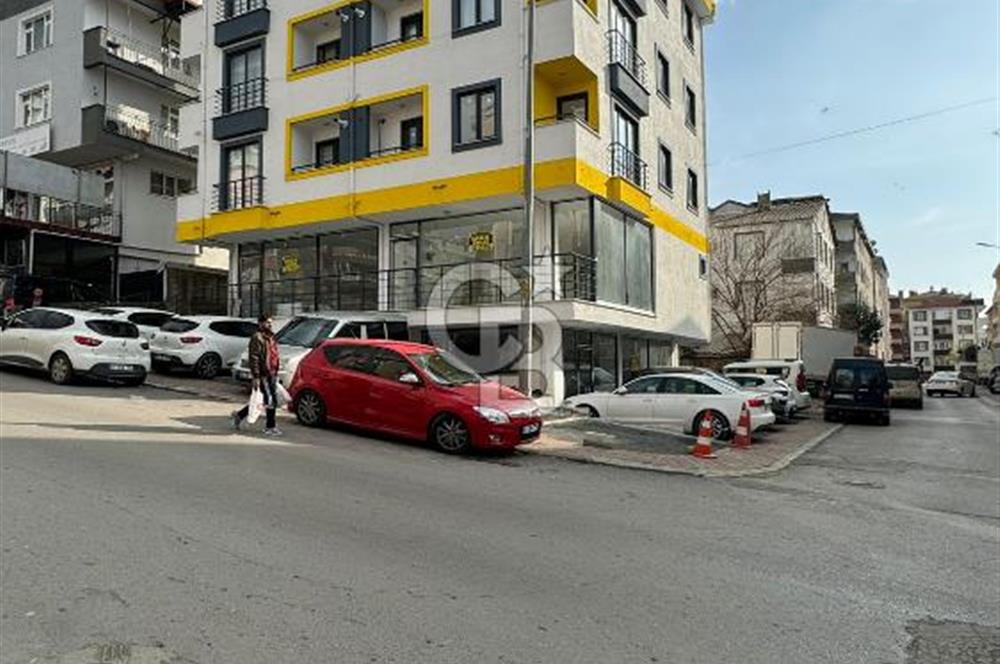 Fatih Caddesi'nin iki altı satılık dükkan 