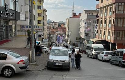 Fatih Caddesi'nin iki altı satılık dükkan 