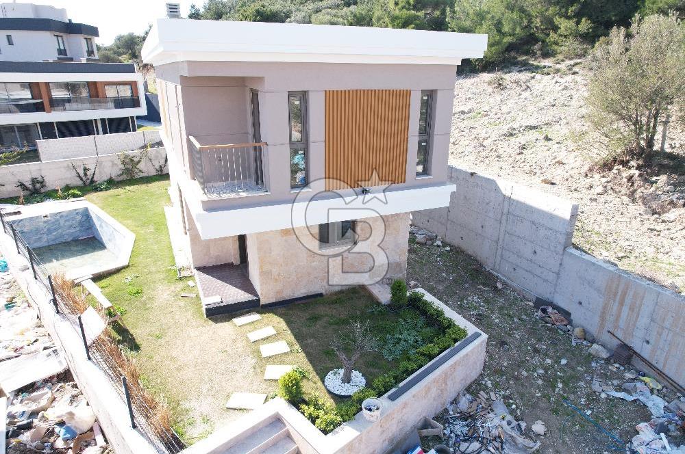 ÇANDARLI MERKEZİ LOKASYONDA MÜSTAKİL HAVUZLU VİLLA