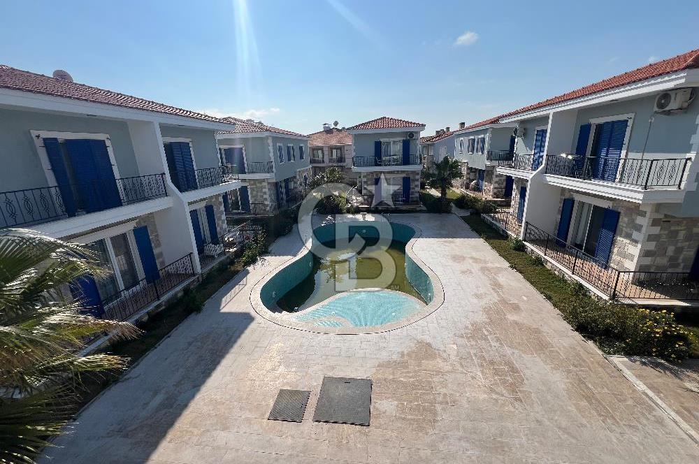 İzmir Foça’da 3+1 Dubleks Havuzlu Satılık Villa
