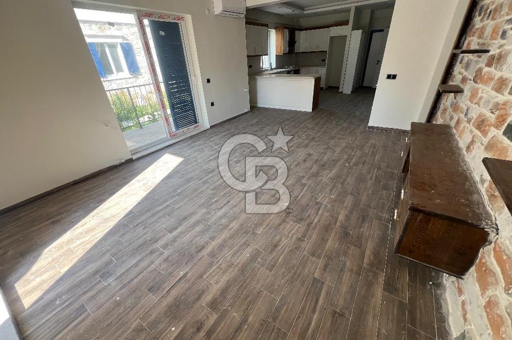 İzmir Foça’da 3+1 Dubleks Havuzlu Satılık Villa