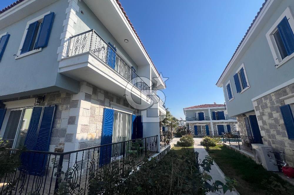 İzmir Foça’da 3+1 Dubleks Havuzlu Satılık Villa