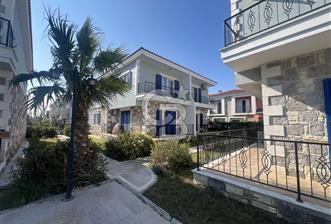 İzmir Foça’da 3+1 Dubleks Havuzlu Satılık Villa