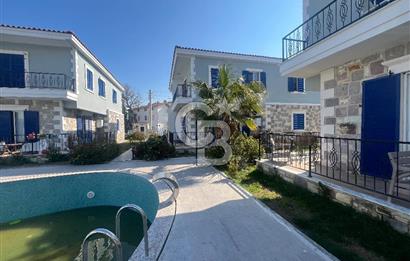 İzmir Foça’da 3+1 Dubleks Havuzlu Satılık Villa