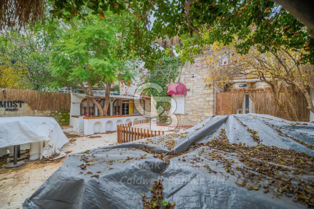 Alaçatı Çarşı İçinde Yüksek Cirolu Devir Cafe Pub CB-PH