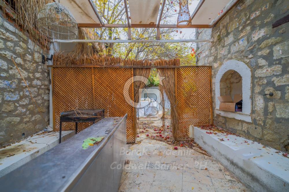 Alaçatı Çarşı İçinde Yüksek Cirolu Devir Cafe Pub CB-PH