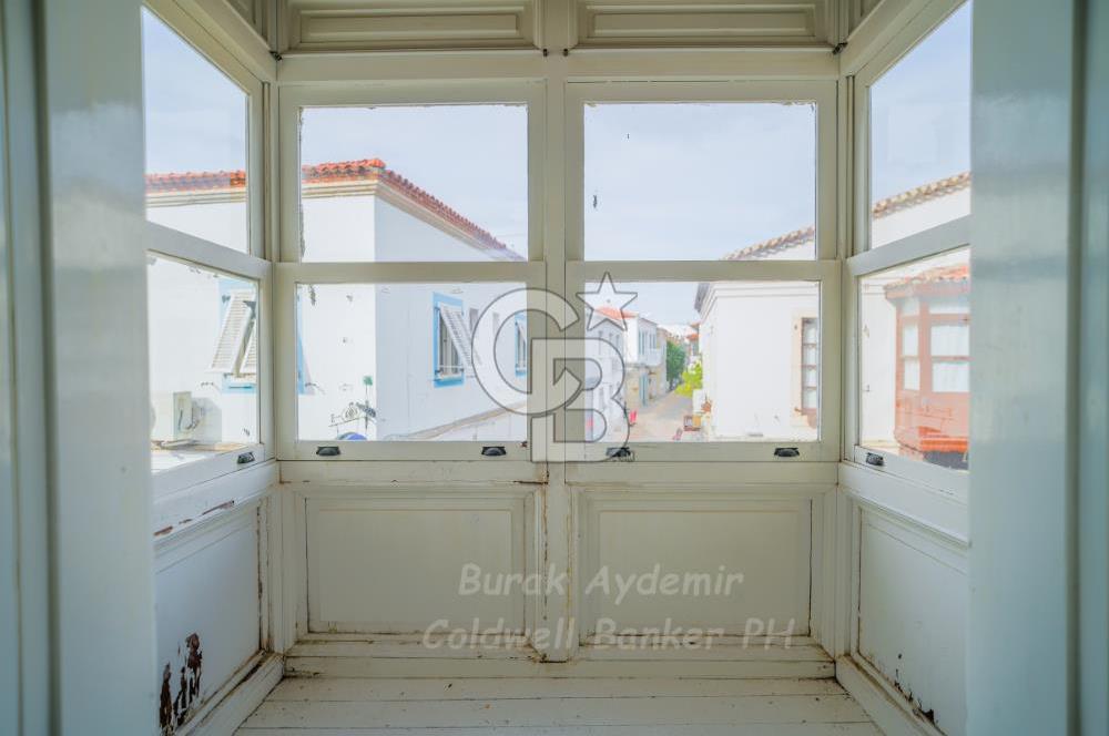 Alaçatı Çarşı İçinde Yüksek Cirolu Devir Cafe Pub CB-PH