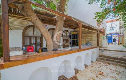 Alaçatı Çarşı İçinde Yüksek Cirolu Devir Cafe Pub CB-PH