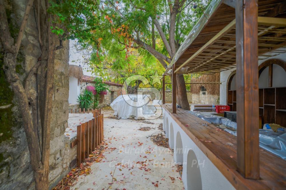 Alaçatı Çarşı İçinde Yüksek Cirolu Devir Cafe Pub CB-PH