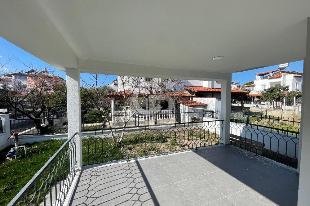 DİKİLİ MUTLU TATİL SİTESİNDE DENİZE YAKIN SATILIK 4+1 VİLLA