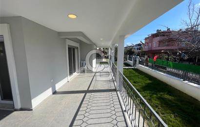DİKİLİ MUTLU TATİL SİTESİNDE DENİZE YAKIN SATILIK 4+1 VİLLA