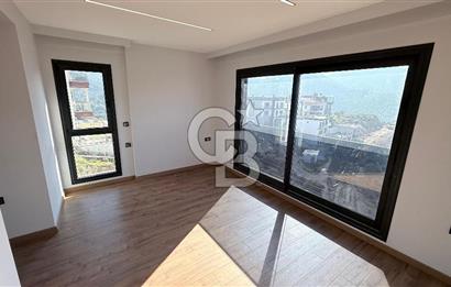 Balçova'da Muhteşem Manzaralı Ultra Lüks Tripleks Villa