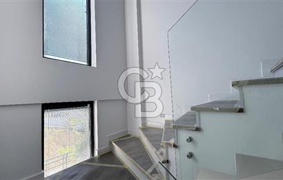 Balçova'da Muhteşem Manzaralı Ultra Lüks Tripleks Villa