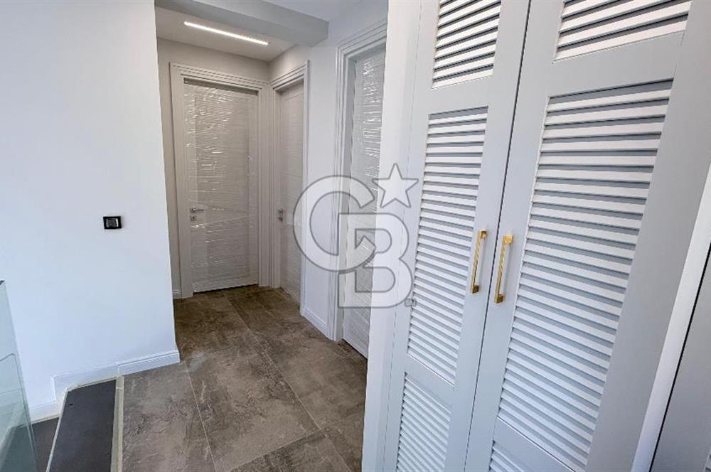 Balçova'da Muhteşem Manzaralı Ultra Lüks Tripleks Villa