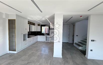 Balçova'da Muhteşem Manzaralı Ultra Lüks Tripleks Villa