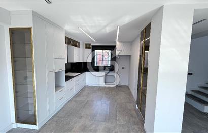 Balçova'da Muhteşem Manzaralı Ultra Lüks Tripleks Villa