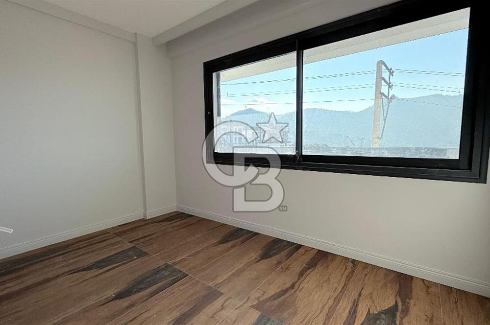 Balçova'da Muhteşem Manzaralı Ultra Lüks Tripleks Villa