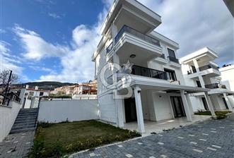 ALTINOLUK' TA SATILIK 4+2 VİLLA