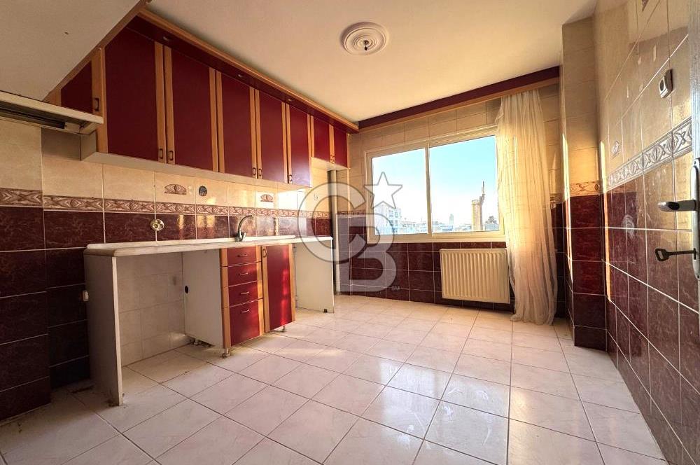 ÇİĞLİ MERKEZ, DERE CADDE ASANSÖRLÜ KATTA TEK DAİRE SATILIK 4+1