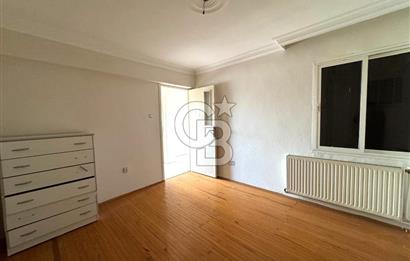 ÇİĞLİ MERKEZ, DERE CADDE ASANSÖRLÜ KATTA TEK DAİRE SATILIK 4+1