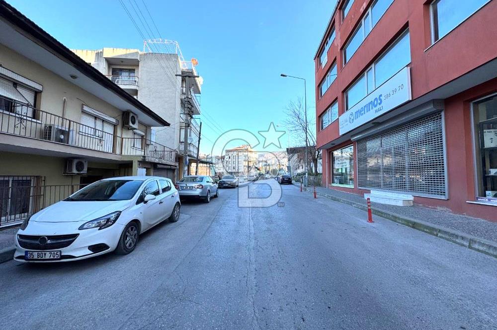 ÇİĞLİ MERKEZ, DERE CADDE ASANSÖRLÜ KATTA TEK DAİRE SATILIK 4+1