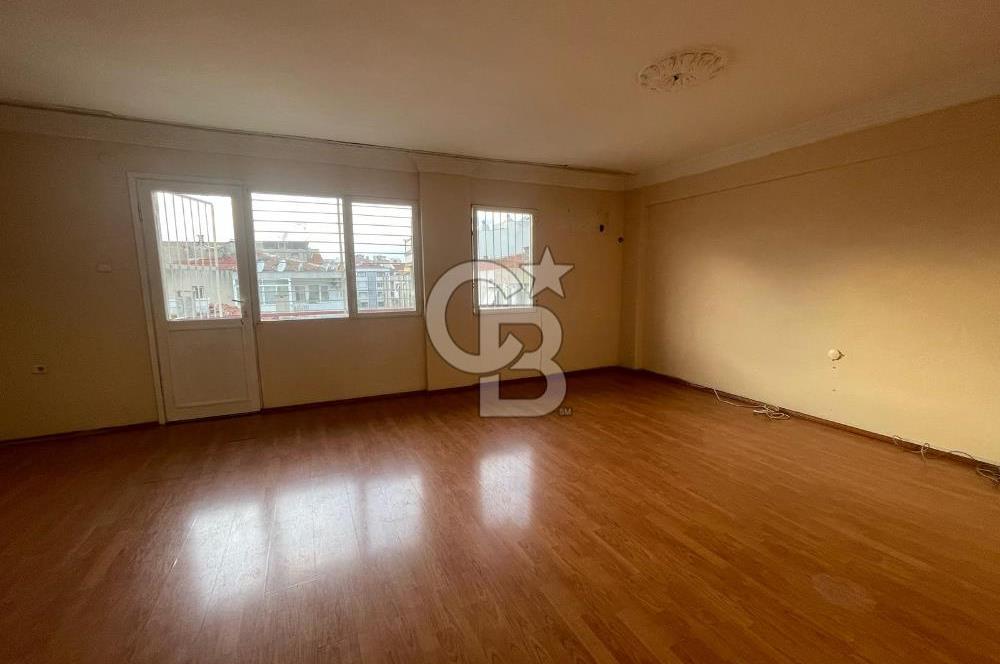 Karşıyaka Bahariye'de Geniş 2+1 Kiralık Daire