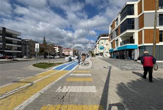 BURHANİYE MEYDANDA OFİS KULLANIMINA UYGUN 1+1 LÜX DAİRE