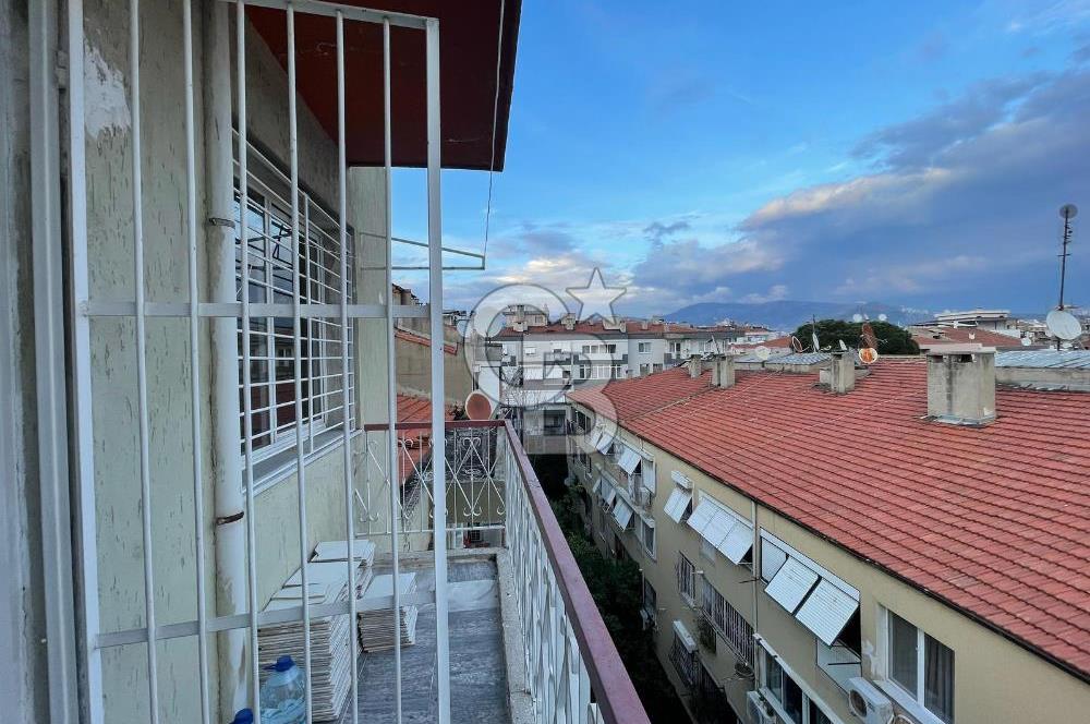 Karşıyaka Bahariye'de Geniş 2+1 Kiralık Daire