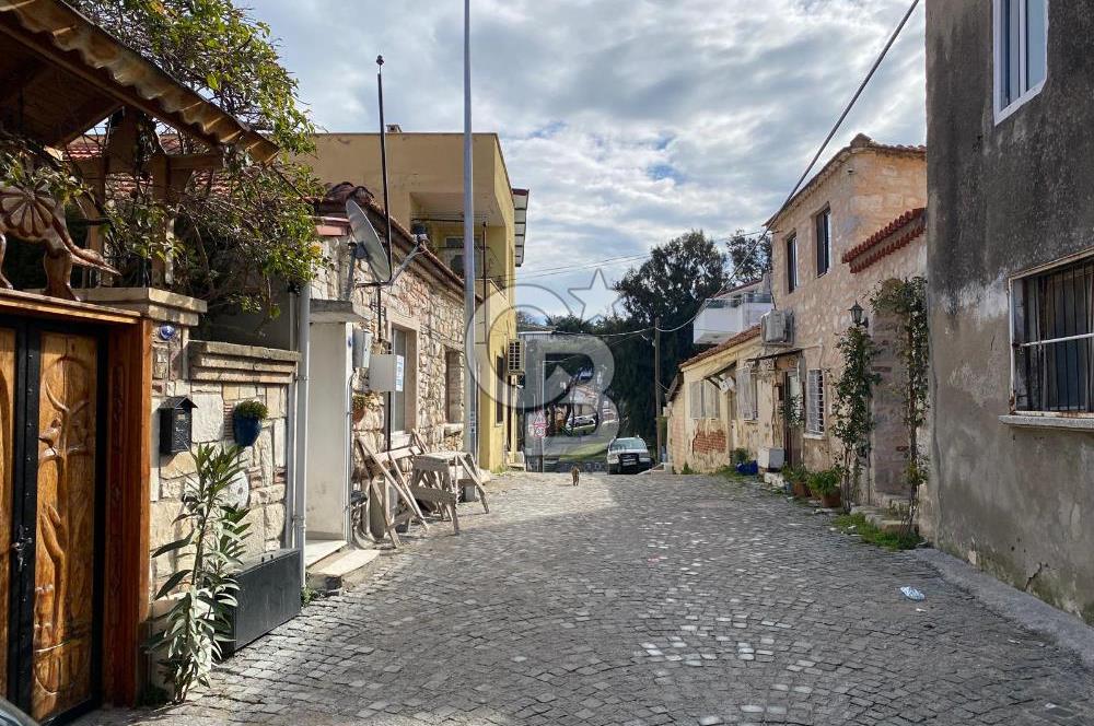 Urla sanat sokağı arkasında satılık müstakil ev