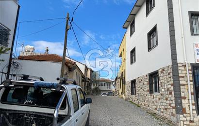 Urla sanat sokağı arkasında satılık müstakil ev