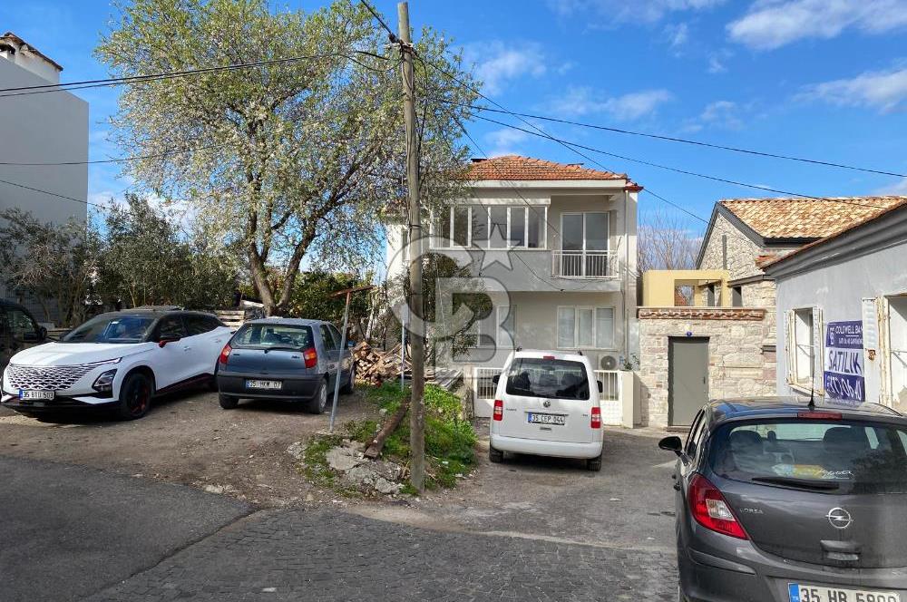 Urla sanat sokağı arkasında satılık müstakil ev