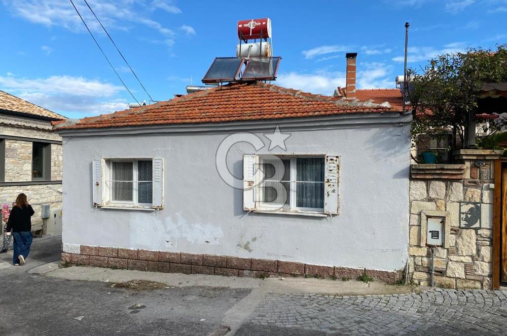 Urla sanat sokağı arkasında satılık müstakil ev