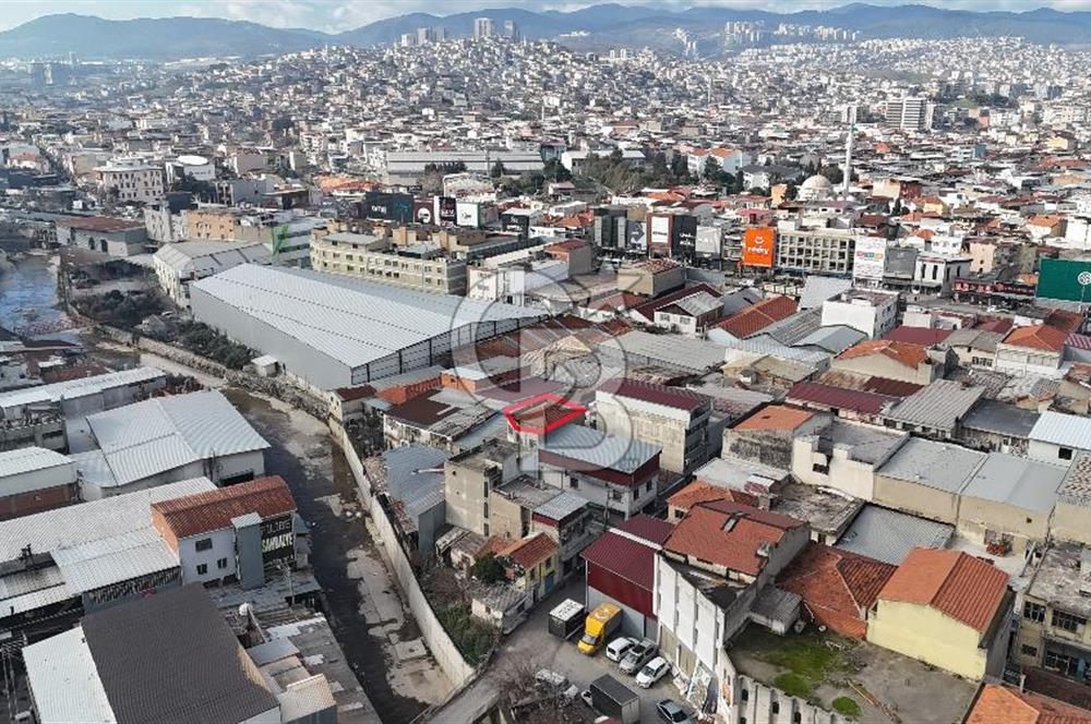 İzmir, Karabağlar Sanayi de Satılık Komple Bina