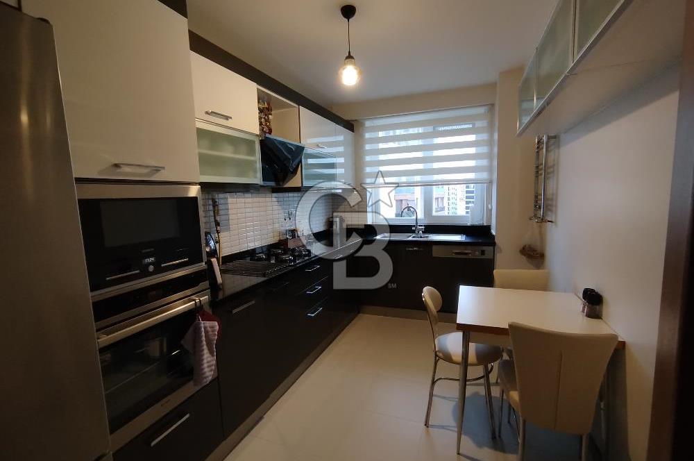 ERENKÖY ETHEM EFENDİ CAD.1 PARALEL 4+1 140 M2 GENÇ BİNA ÇOK ŞIK