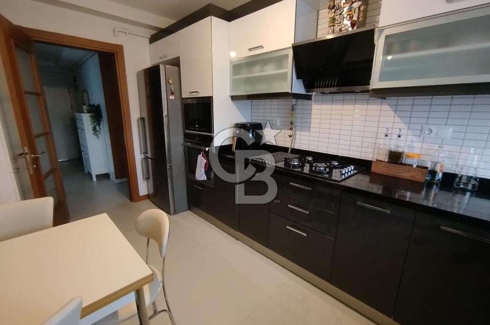 ERENKÖY ETHEM EFENDİ CAD.1 PARALEL 4+1 140 M2 GENÇ BİNA ÇOK ŞIK