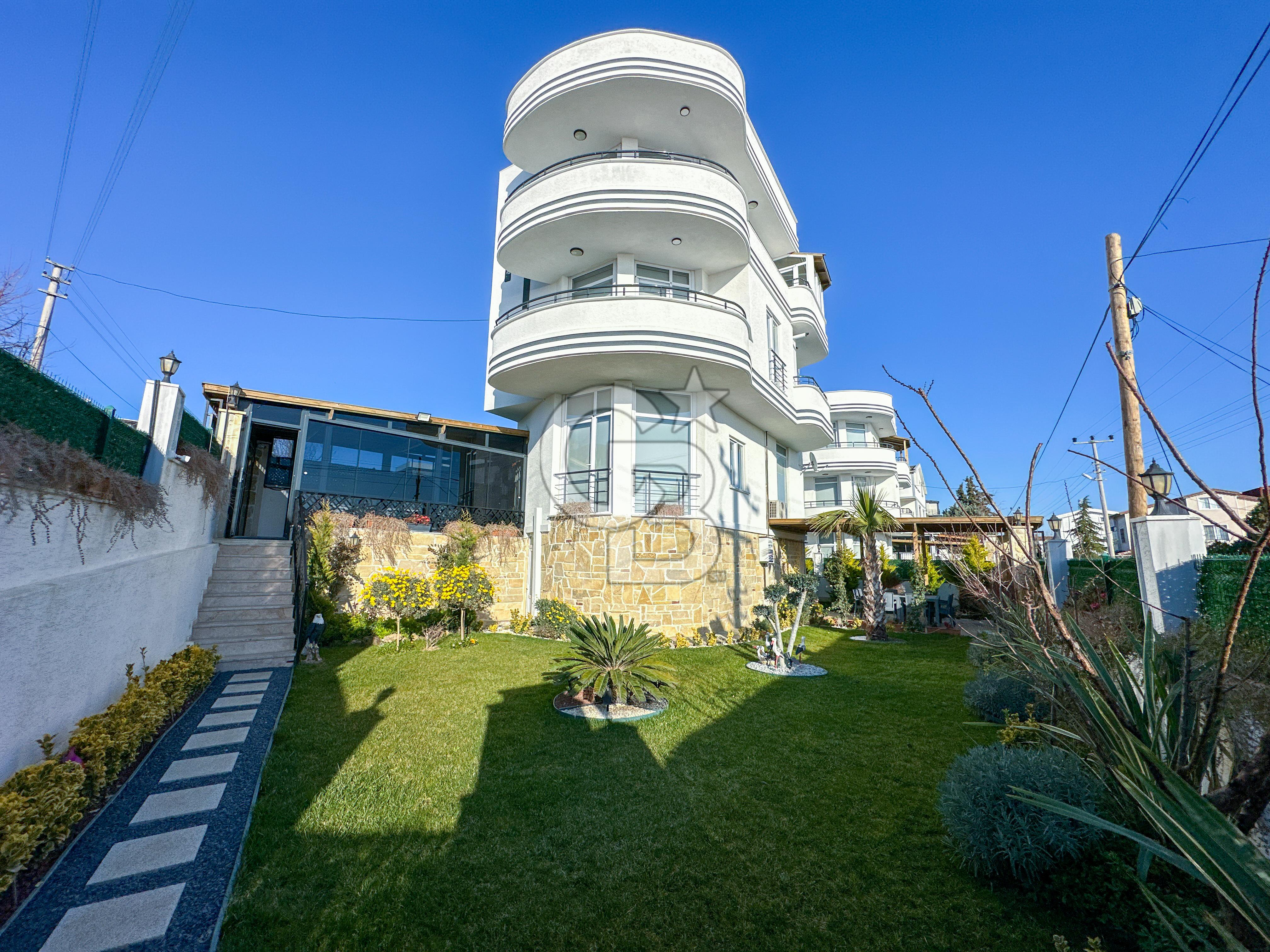 MARMARA EREĞLİSİ SATILIK 3 KATLI DENİZ MANZARALI LÜKS VİLLA