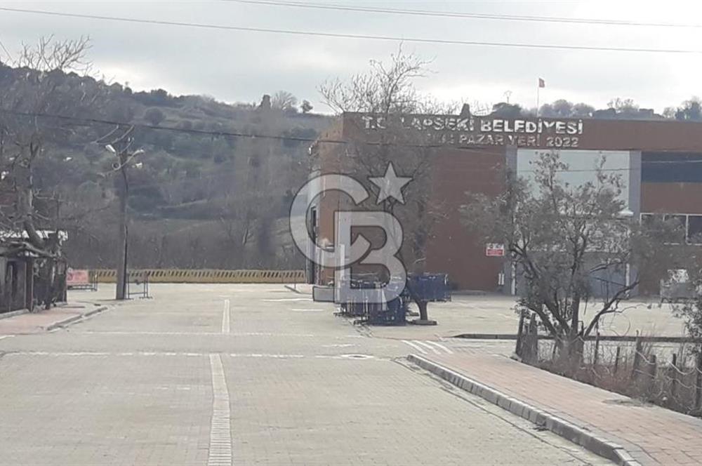 LAPSEKİ PAZAR YERİ YANINDA OKUL KARŞISI SATILIK İŞYERİ 